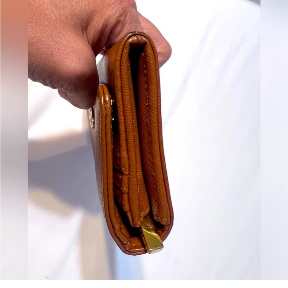 Tory Burch Authentic Wallet - Picture 8 of 9